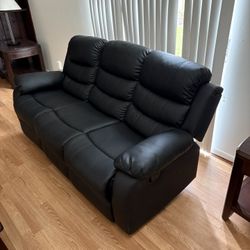 Black Leather Couch Like New Two Reclining Chairs Super Comfort Theater Home Furniture