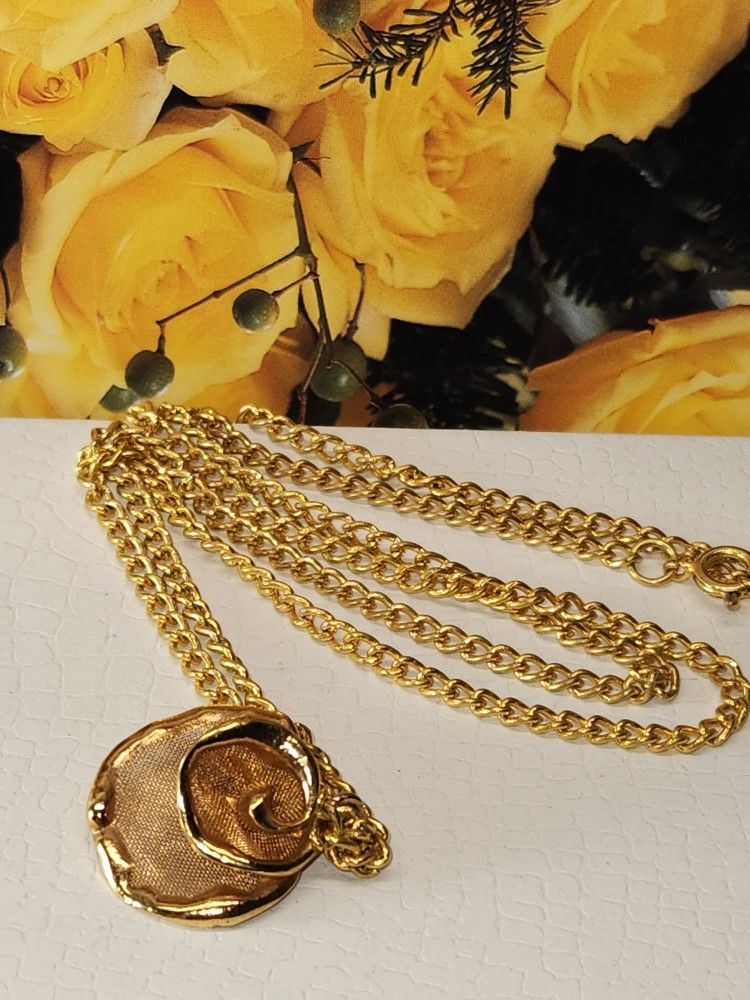 #1995, 14k GOLD PLATED VICTORIAN ROSE, ROPE CHAIN NECKLACE 24"IN