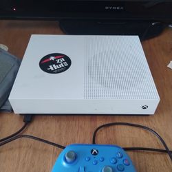 Xbox One S With Accounts