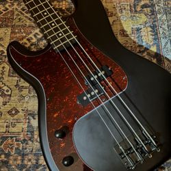 Bass Guitar Left handed 