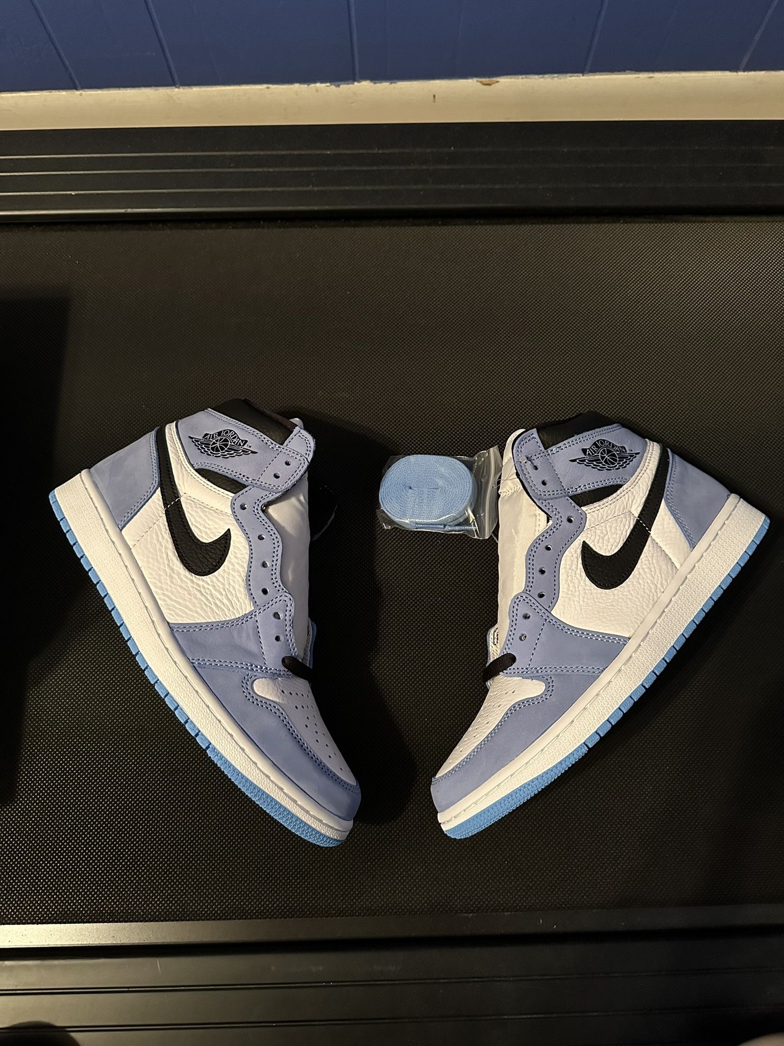 Jordan 4 “University Blue”