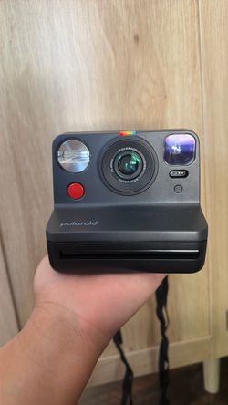 Polaroid Now Instant Camera Black