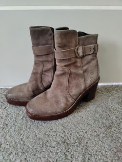 Size 8 Born boots
