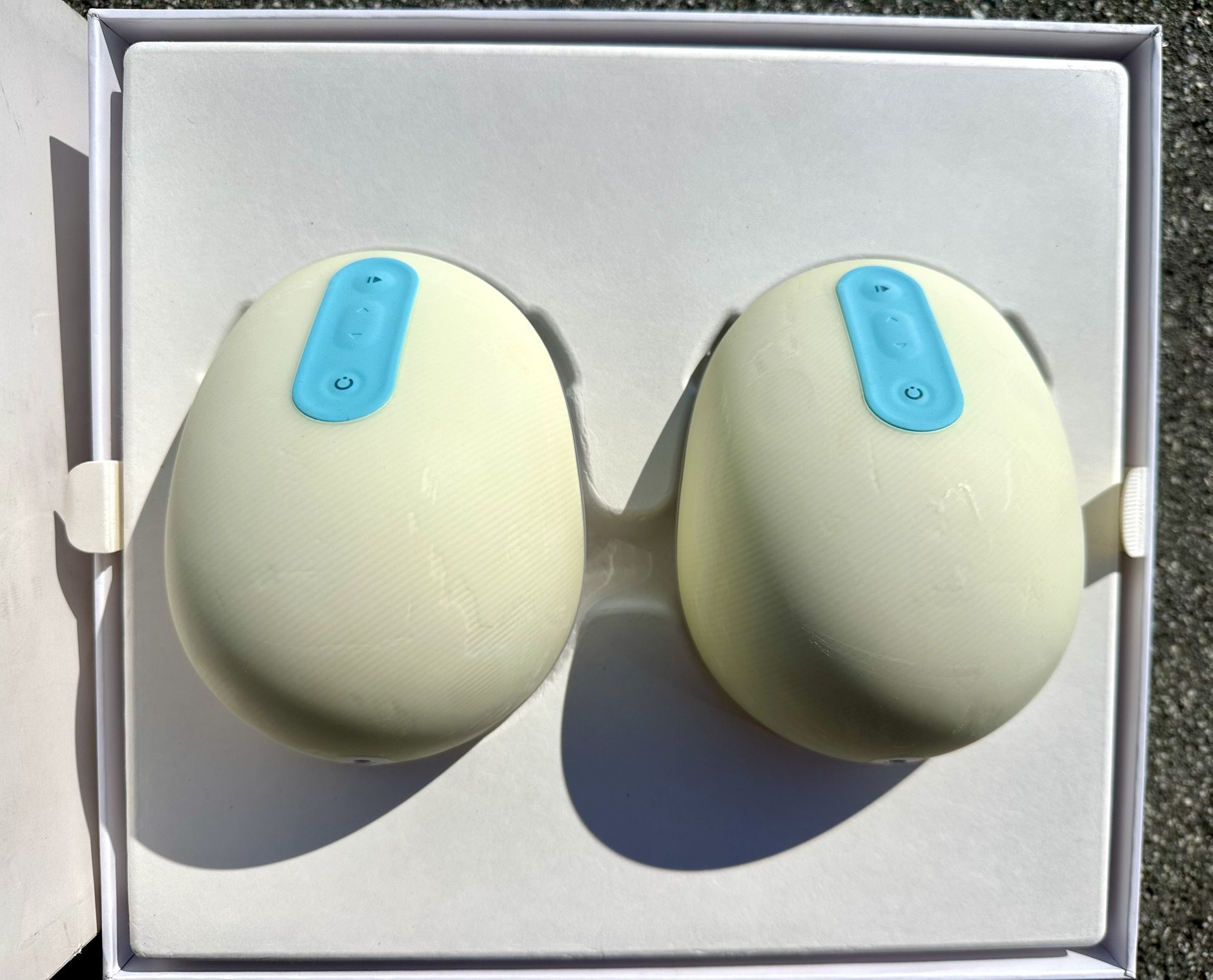Willow 2.0 Wearable Cordless Wireless Breast Pumps 2nd Gen + Guides- NO CHARGER