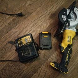 DeWalt 4 1/2" 20V Brushless Circular Saw - Battery And Charger Included