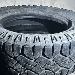 4 GOOD YEAR TIRES      (  LT235 / 80R17 )