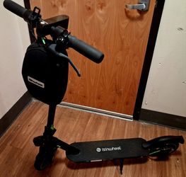 isinwheel Electric Scooter w/ Bluetooth control