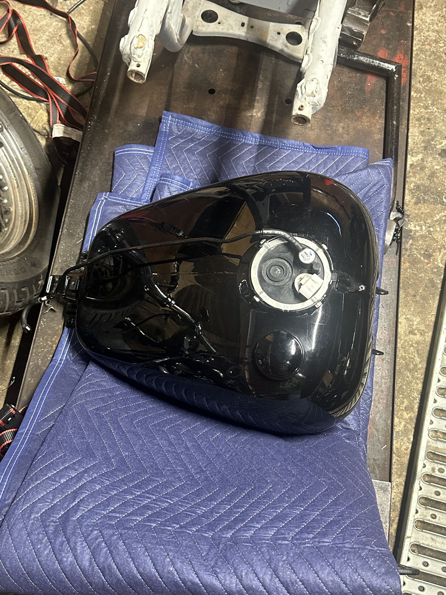 2022 street glide tank with fuel pump W/ trade for Parts.