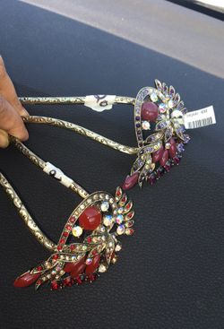 Metal hair combs each $20 it’s firm (hair pin )