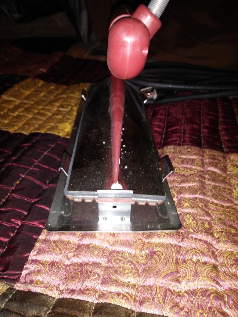 Robert's Carpet Seeming Iron Model 10-286g