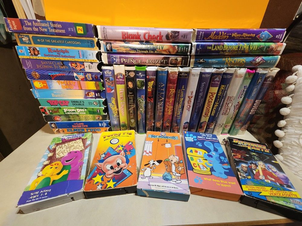 Kids VHS lot Of 35 Clams N Box