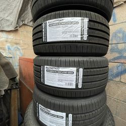 235/40R19 Royal Black