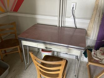Vintage Pink Formica Table w 2 Extendable Leaves