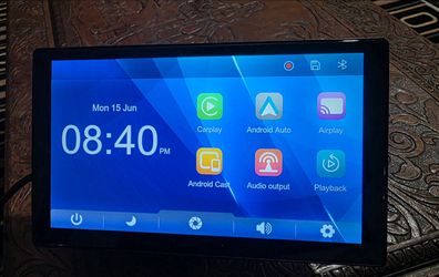 10 inch WirelessAndroid CarPlay, ApplePlay Touch screen, Bluetooth W/Front Facing Dash Cam.