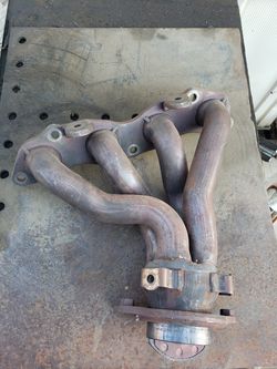 K20A2 Stock Exhaust Header.