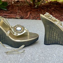 Pierre Dumas® Vintage Gold Wedges – Size 10 – Never Worn