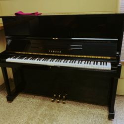 Beautiful sound Yamaha upright “P116” Piano 