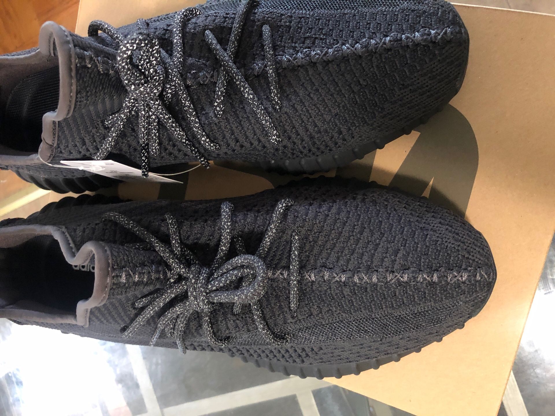 YEEZY BOOST 350 V2 BLACK (NON-REFLECT) 2 pairs in stock!