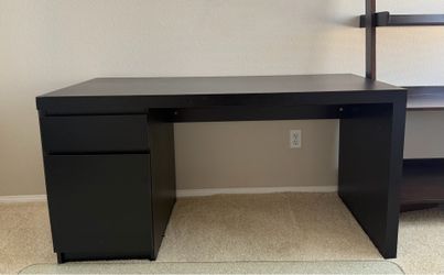 Sleek Office Desk