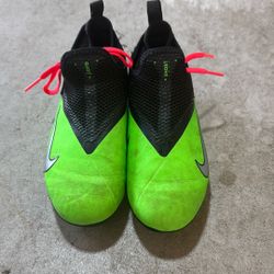 Nike Phantom Outdoor Cleats 