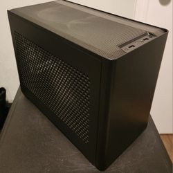 Cooler Master NR200