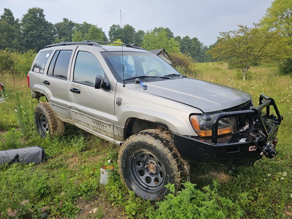 1999 JEEP grand Cherokee (Runs Or Part Out)