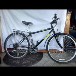 Trek Single Track 930 Retro Small Frame Mountain Bike 