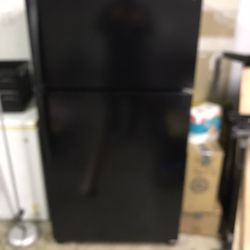 2ys Old Whirlpool Refrigerator 33w 66t 31d