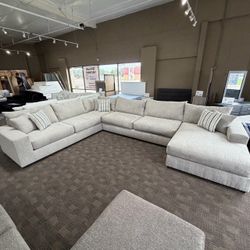 Large Light Gray Fabric Sectional Sofa with Chaise