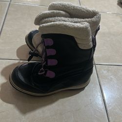 Girl Size 1 Snow Boots