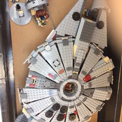 LEGO Millennium Falcon