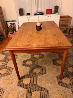 Vintage Mid Century Extendable Dining Table w/ Chairs