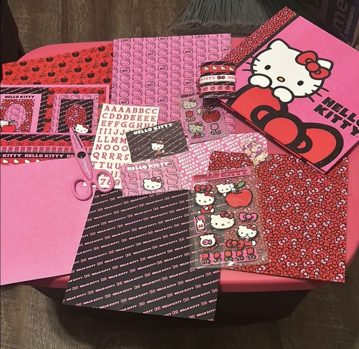 Hello Kitty Lot