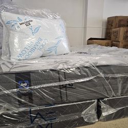 New King Sealy Posturepedic Plus Mattress and Boxspring FREE Memory foam cooling pillow