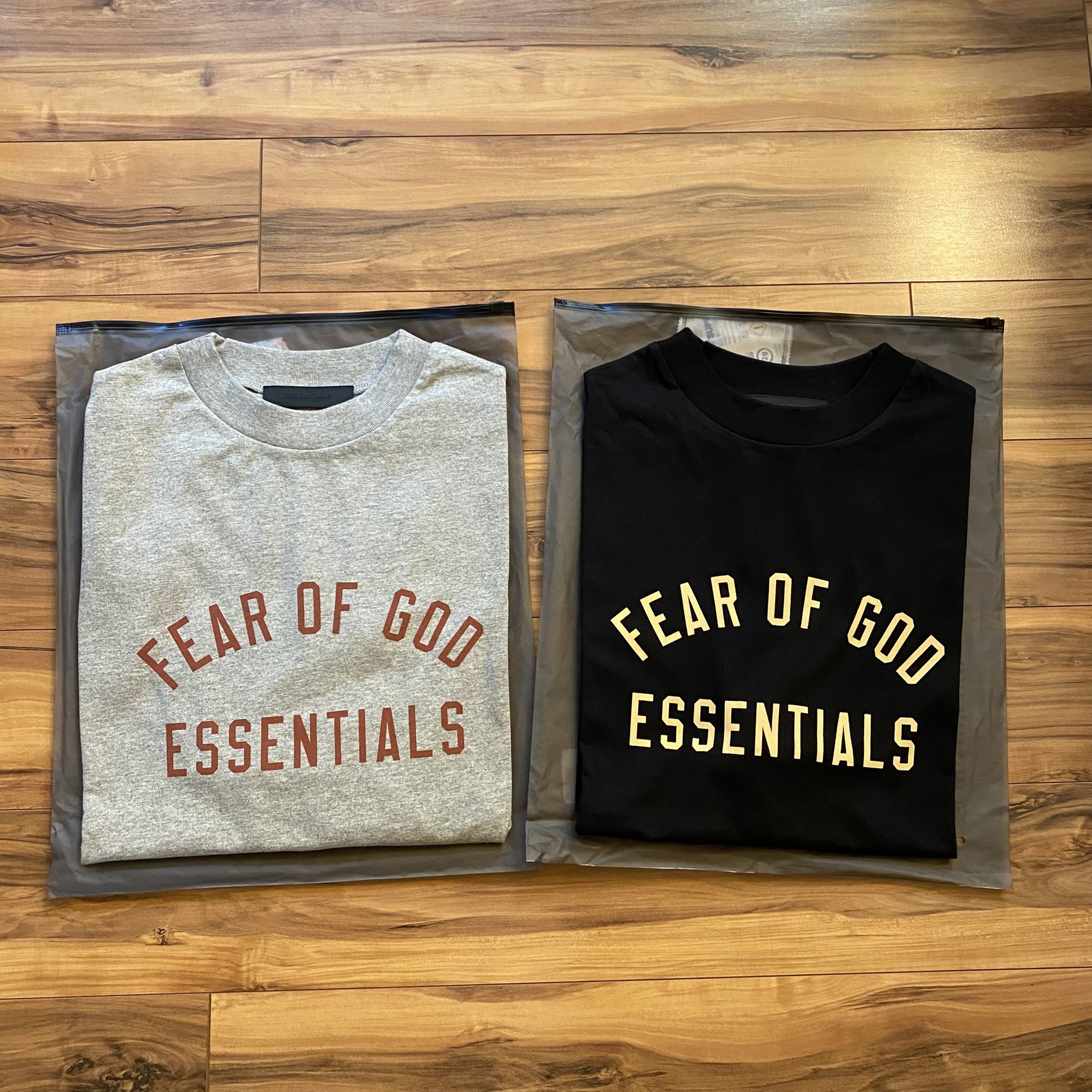 FW24 Essentials Jersey Crewneck Tee 2-Piece Bundle Size XXS, XS (LOOK AT DESCRIPTION FOR SIZING)