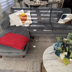 Sofá + Accent Chair