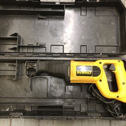 Dewalt  Electric Saw With Case