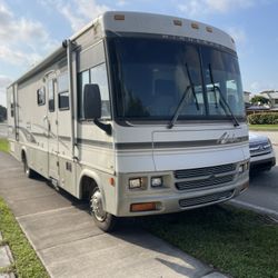 2001 Winnebago Adventurer 