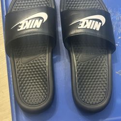 Unisex Nike Slides 