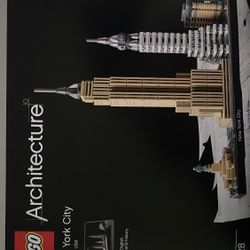 LEGO Architecture New York City Skyline Building Set 21028 for Sale in City  Of Industry, CA - OfferUp