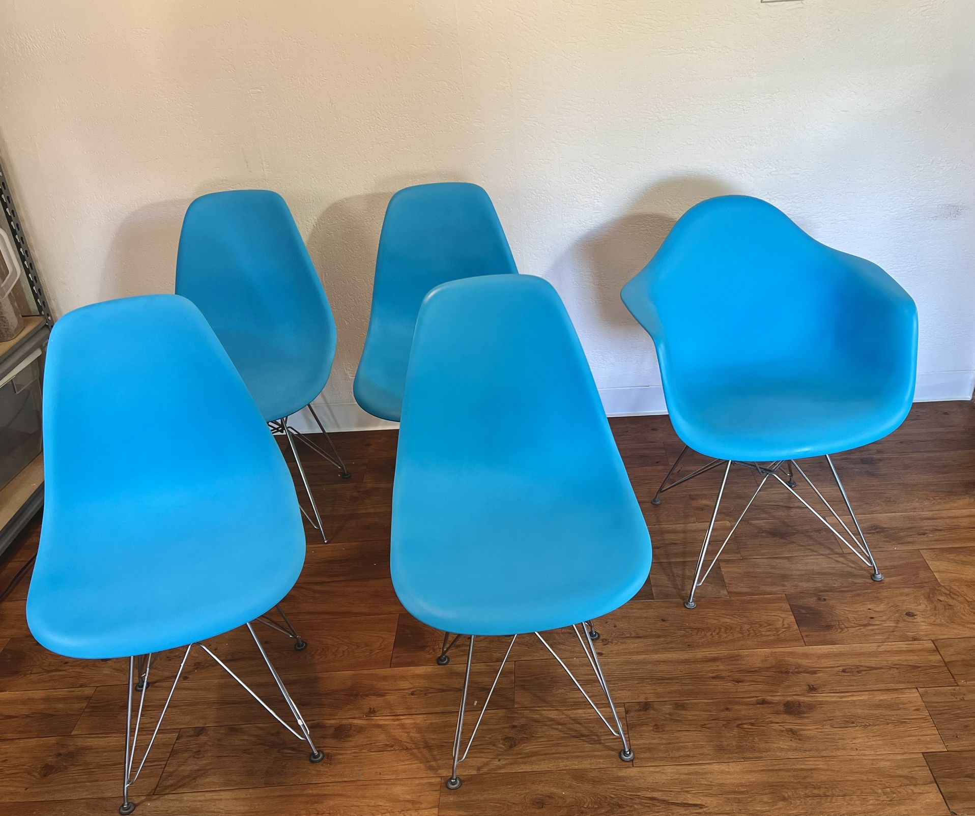 VINTAGE 5 piece set | MCM Herman Miller Eams inspired chairs, sky blue