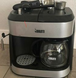 A very good coffee maker with milk frother