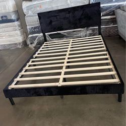 NEW IN BOX Full Size Black Platform Bed Frame