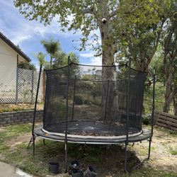 10FT Kids Trampoline with Safety Net – Good Condition