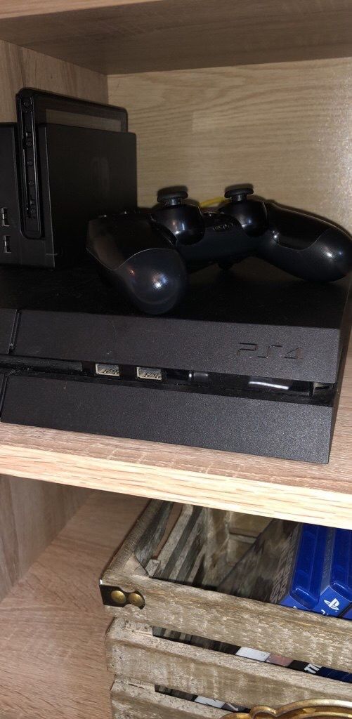 PlayStation 4 PS4 with Controllers and Games