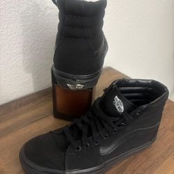 Used Vans Tennis Shoes