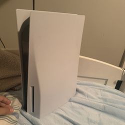 Ps5 Has Box. No Controller Cause It Broke. The Max I Can Do Is $650 To Lowest Is 500.