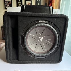 12"Kicker Comp R in ported box and Pioneer 800w amp amazing setup see pics 