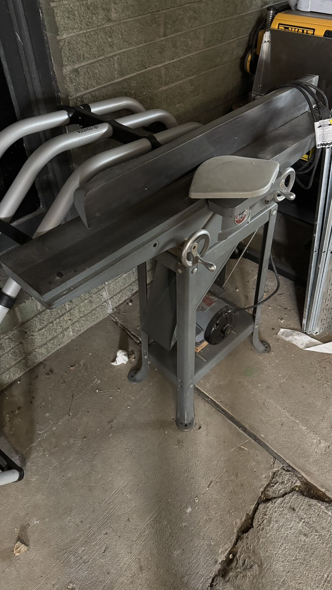 1/2 HP Delta 6” Jointer
