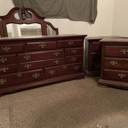 Dresser With mirror And 2 Bed Side Tables/ Nightstands 